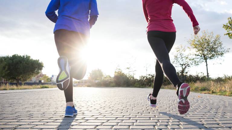 Zwei joggende Frauen