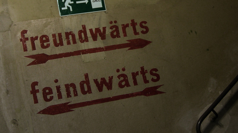 Schriftzug über Fremdenhass