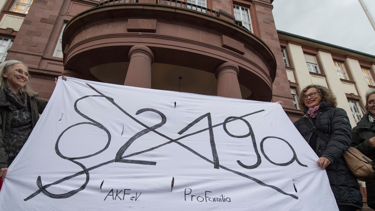 Urteil wegen Abtreibungs-Werbung