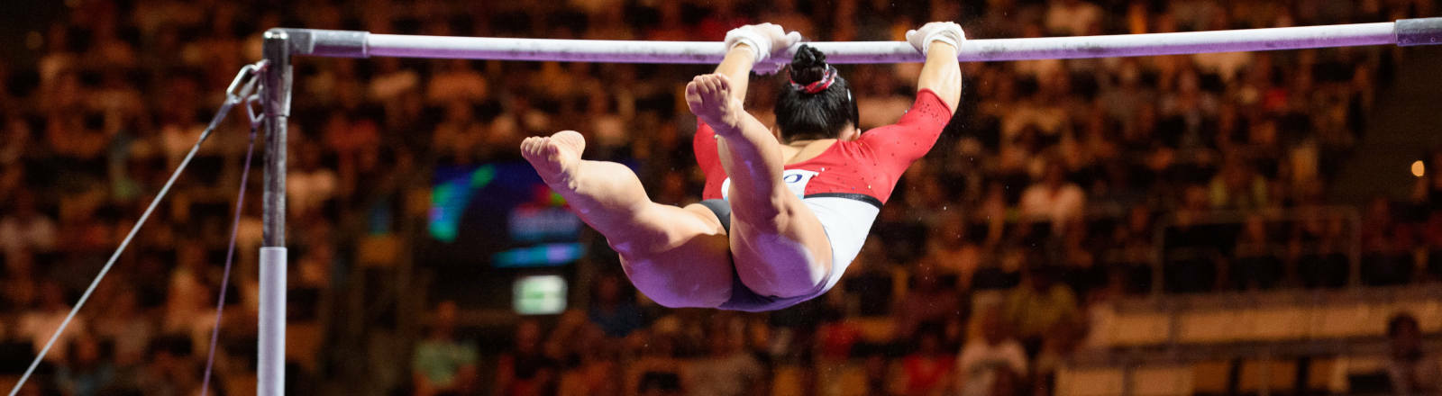 Turnerin Kim Bui am Reck