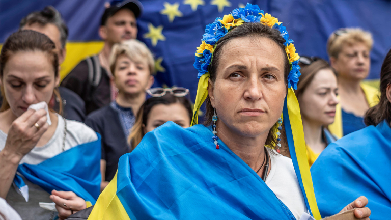 Ukrainerinnen und Ukrainer demonstrieren am 23.06.2022 in Brüssel für den Beitritt ihres Landes zur Europäischen Union