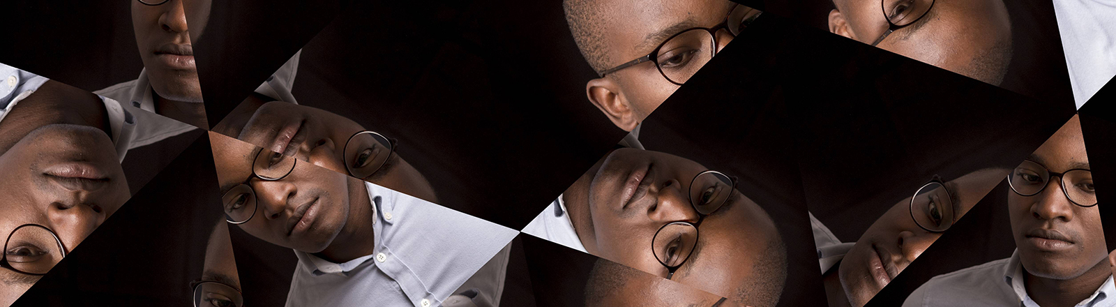 Portraits eines Mannes, mit Glatze und Brille zu einem Foto zusammengesetzt. Es wirkt wie der Blick durch ein Kaleidoskop. Der Mann wirkt nachdenklich und ruhig.