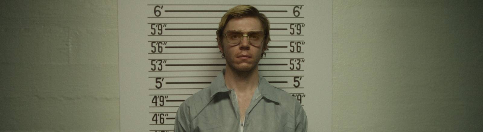 Evan Peters in der Rolle des Jeffrey Dahmer in der Netflix-Serie "Dahmer - Monster: Die Geschichte von Jeffrey Dahmer"