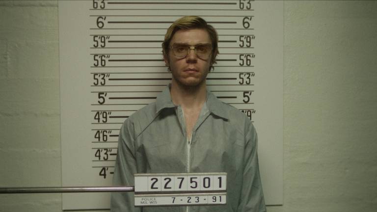 Evan Peters in der Rolle des Jeffrey Dahmer in der Netflix-Serie "Dahmer - Monster: Die Geschichte von Jeffrey Dahmer"