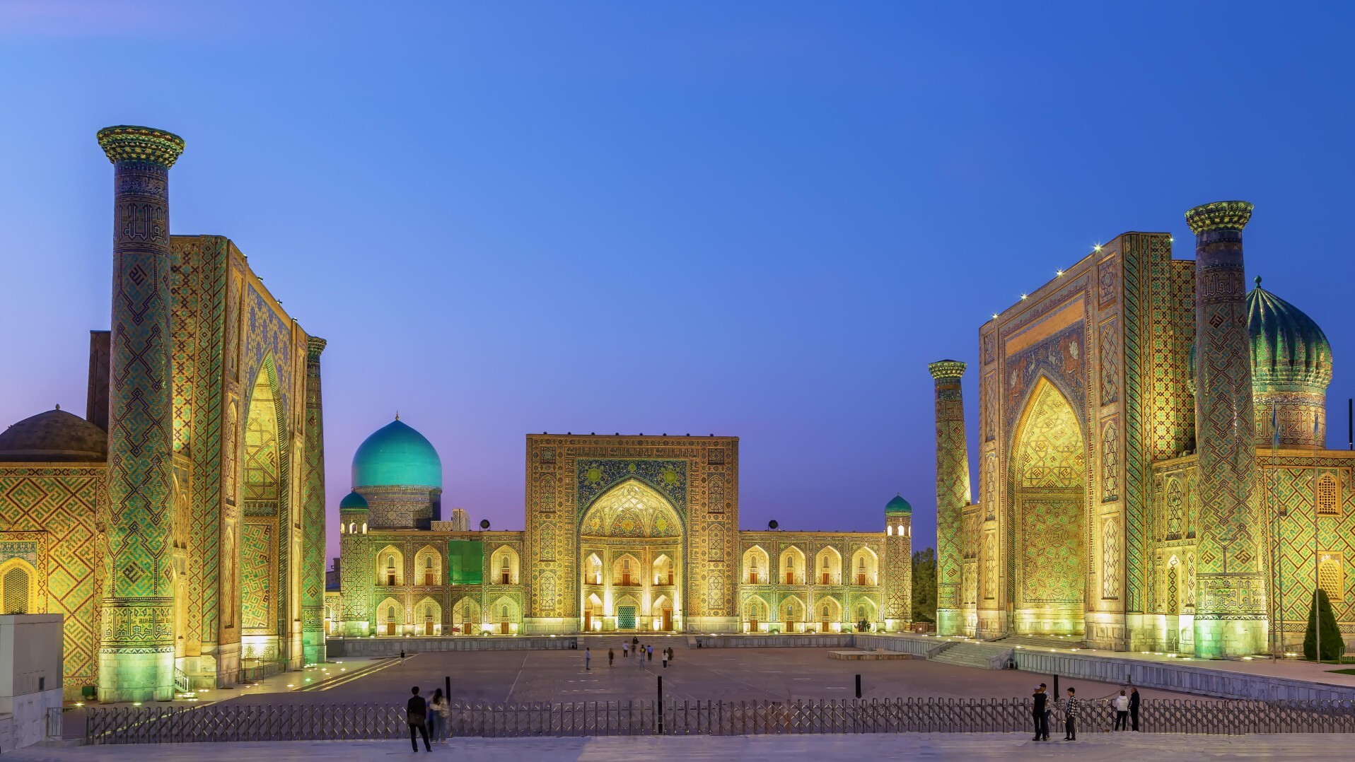 Der Registan ist das historische Zentrum in Samarkand. Die usbekische Stadt liegt an der Seidenstraße.