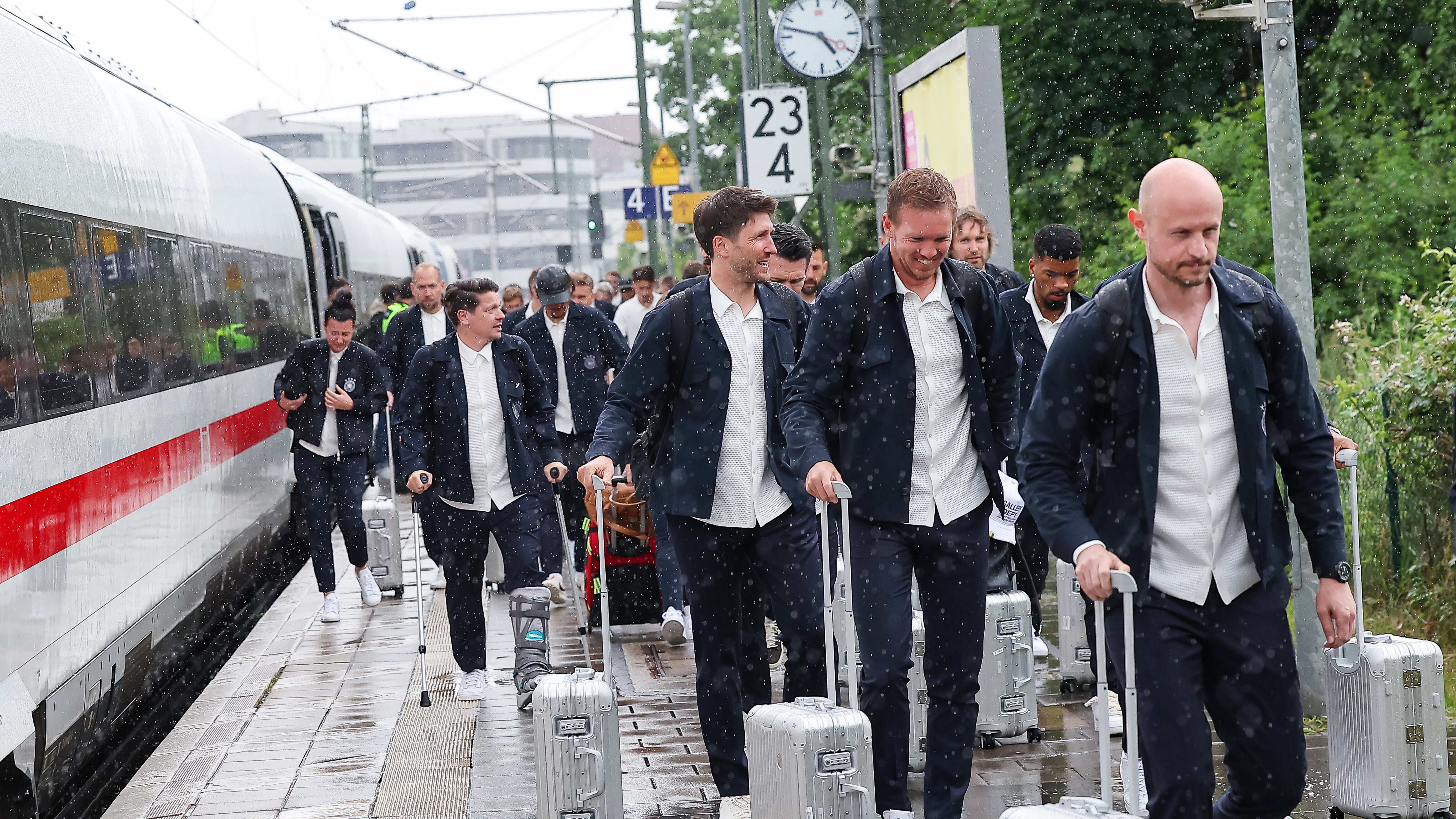 Fußball Nationalmannschaft reist auch mit dem Zug