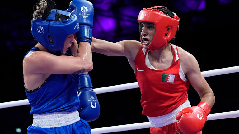 Boxkampf zwischen Imane Khelif (Algerien) und Anna Hamori (Ungarn) im Viertelfinale bei den Olympischen Spielen 2024.