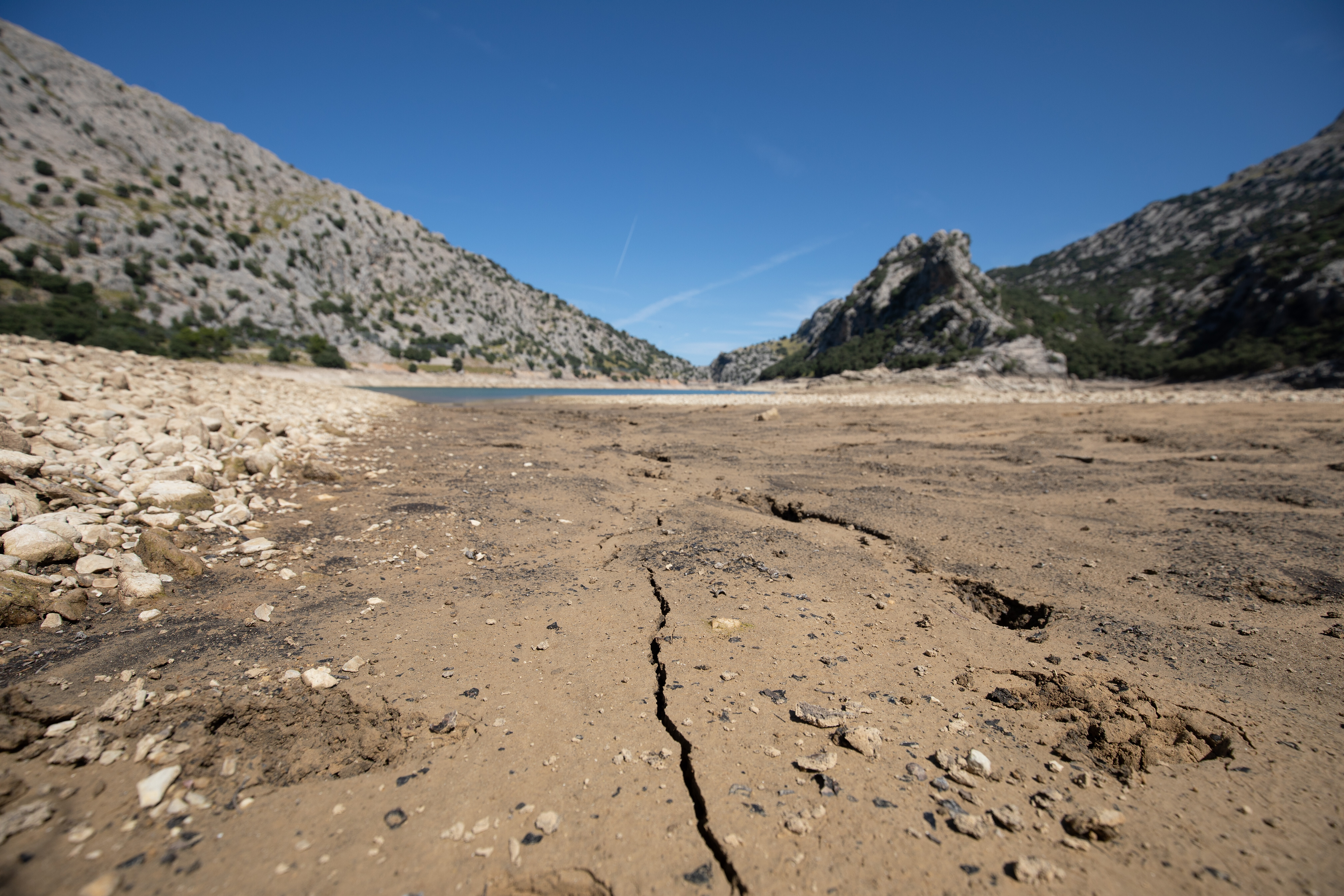 Blick auf das Wasserreservoir Gorg Blau im Tramuntana-Gebirge auf Mallorca am 18.09.2025