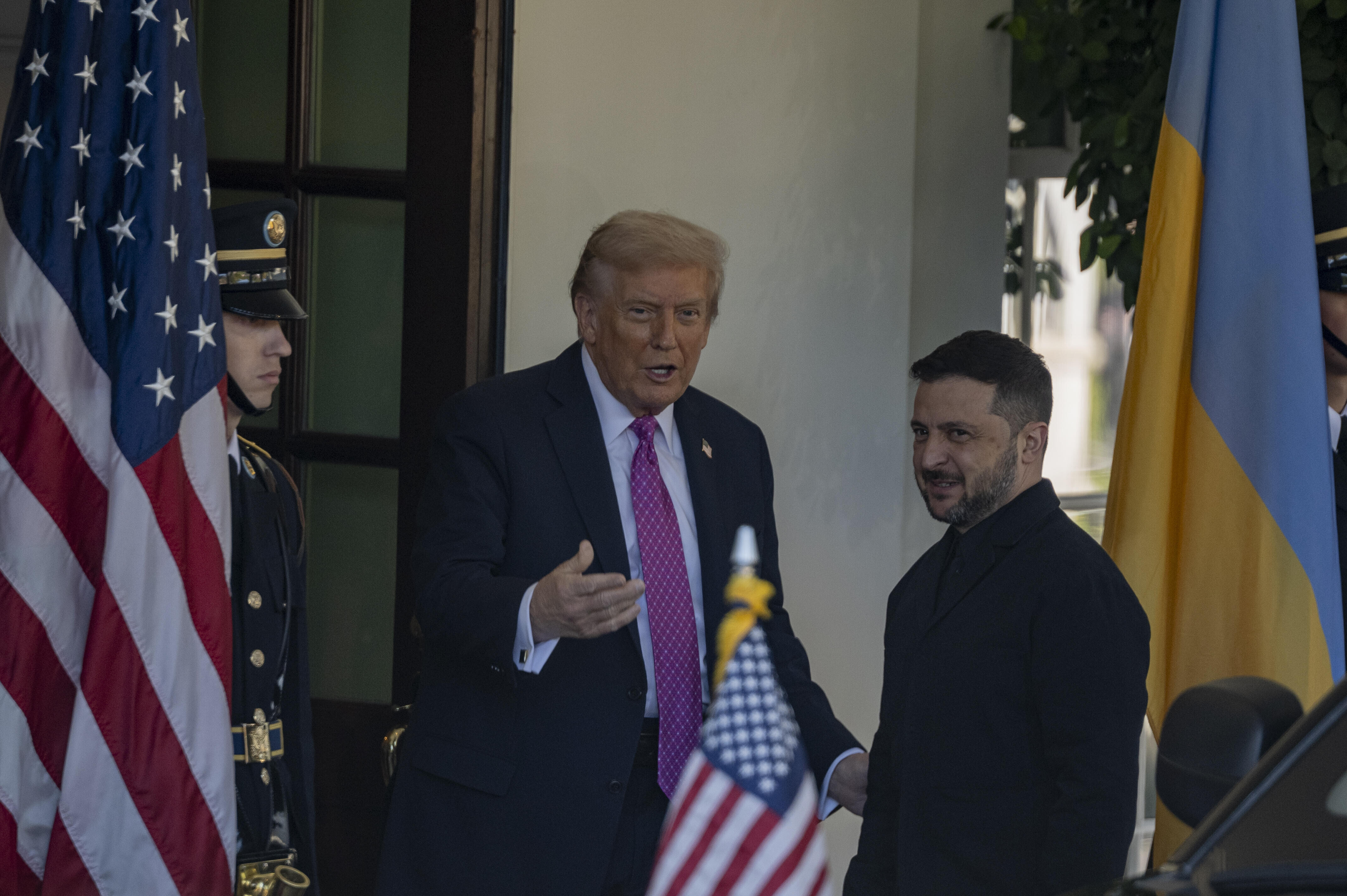 17.10.2025: Der ukrainische Präsident Selenskyj bei US-Präsident Donald Trump im Weißen Haus in Washington DC.