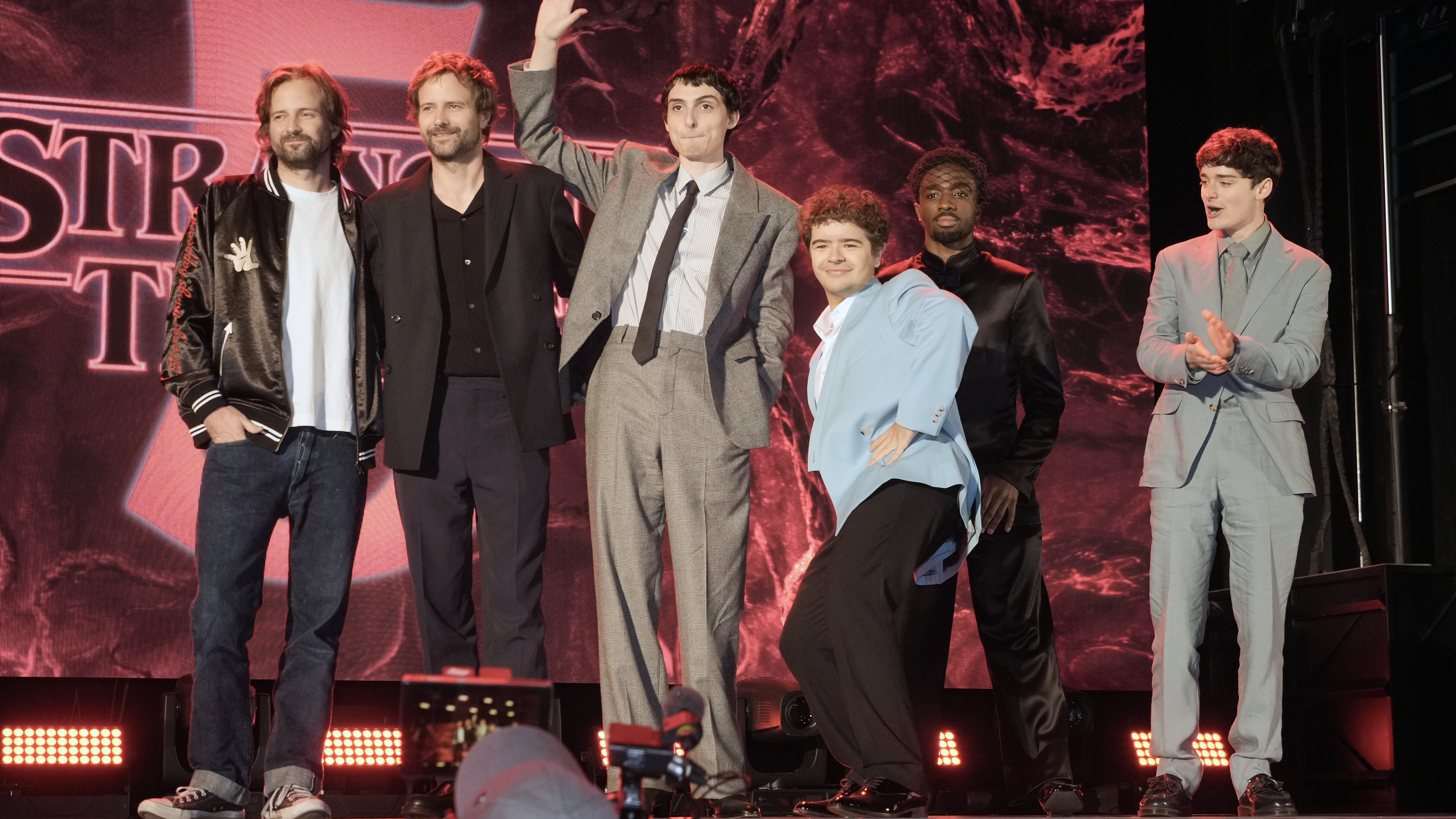 Der Cast und die Autoren der Serie "Stranger Things" bei einem Pressetermin