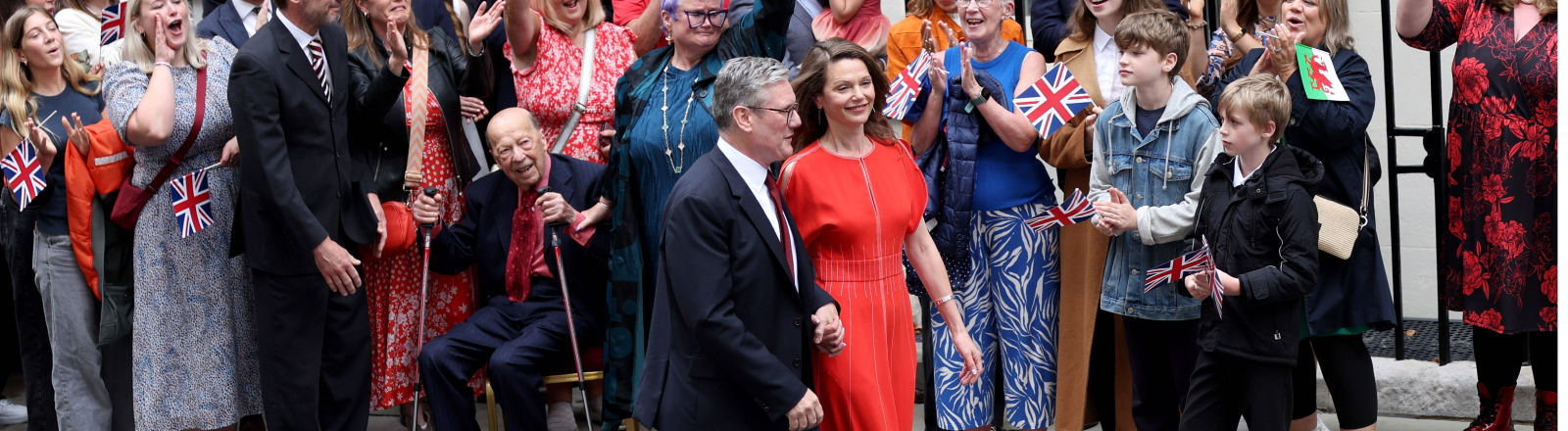 Der neue britische Premier Keir Starmer und seine Frau Victoria Alexander nach dem Wahlsieg vor 10 Downing Street
