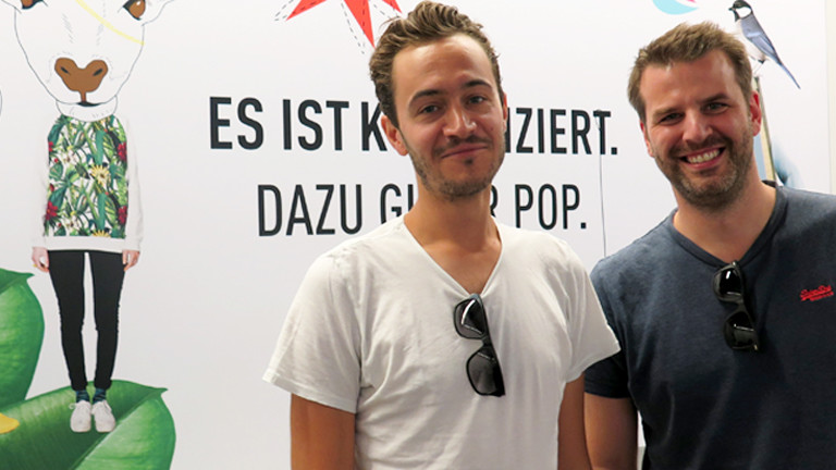 Tom Smith von den Editors zusammen mit Moderator Ralph Günther