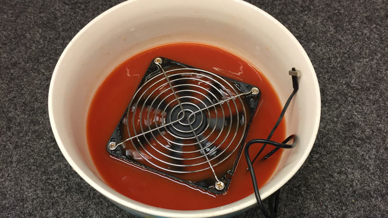 Grillsoße mit Lüfter conchieren