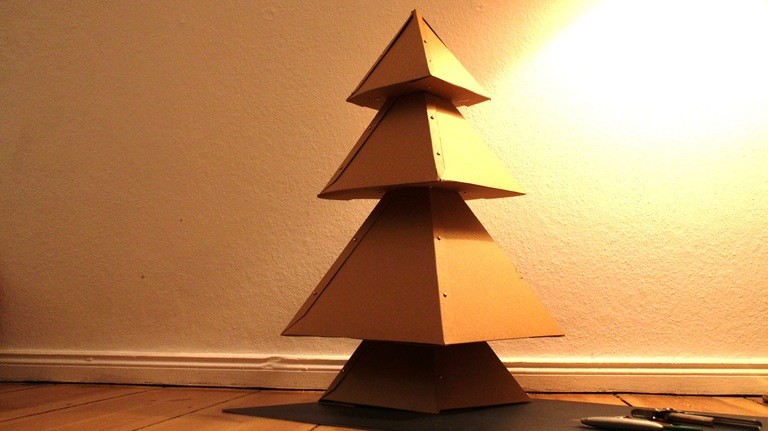 Netzbasteln Tannenbaum Aus Pappkarton Dlf Nova