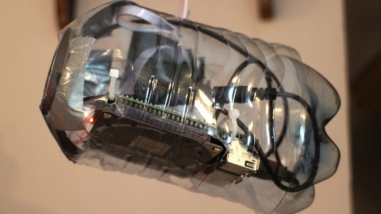Plastikflasche, Sprach-Mikrofon