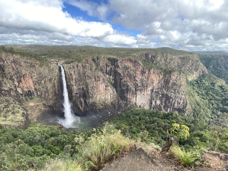 Wallaman Falls in Queensland: der höchste einstufige Wasserfall Australiens