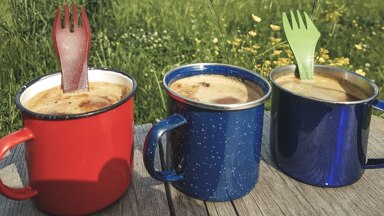 Kaffee für Mitwandernde: auf Teilen des Weges hatte Rebecca Maria Begleitung