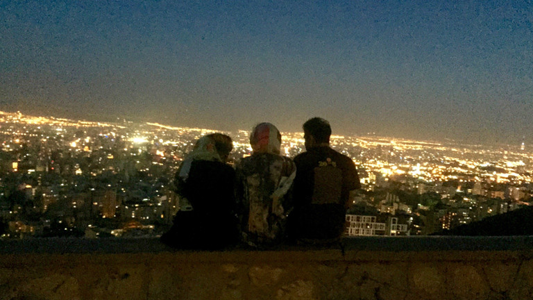 Ein beliebter Aussichts- und Treffpunkt: Bam-e Tehran - das Dach von Teheran.