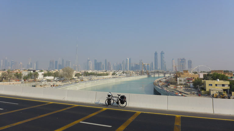 Mit dem Fahrrad durch Dubai
