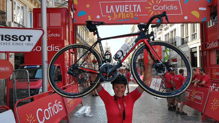 Monika Sattler bei einem Etappenende der Vuelta a Espana.
