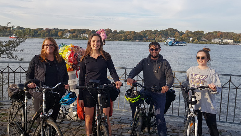 Clara Bütow bei ihrer Fahrradtour durch Europa.