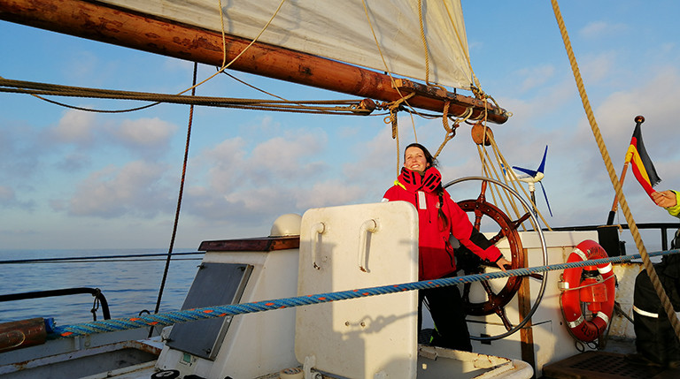 Peggy Engelmann segelt auf dem Segelschiff Avontuur mit.