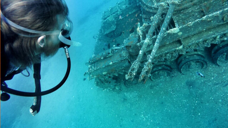 Tauchen im Roten Meer in der Nähe der jordanischen Stadt Akaba.