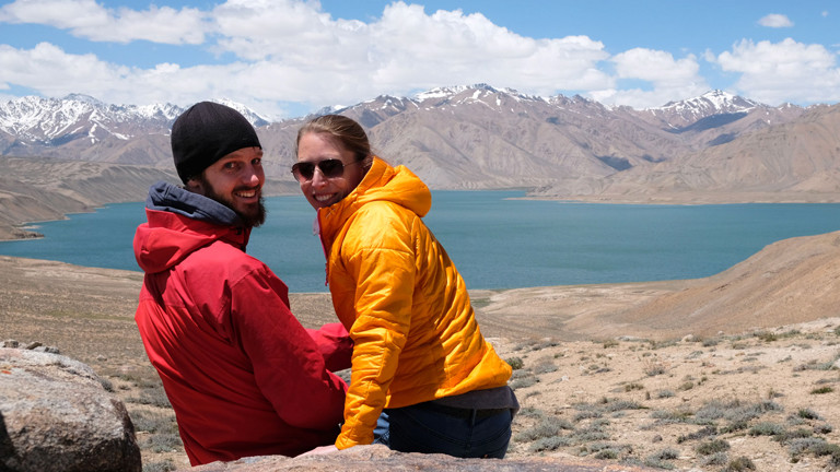 Leo und Sebastian in Tadschikistan am Lake Karakol