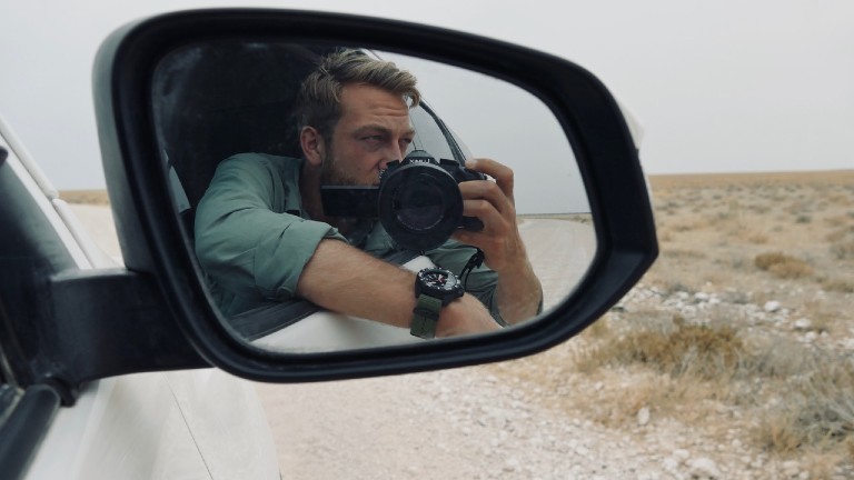 Gunnar Oberhösel fährt mit dem Jeep durch Afrika