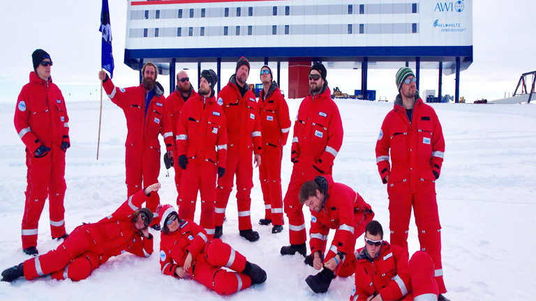 Überwinterungsteam 2017 der Neumayer-Station III des Alfred-Wegener-Instituts.