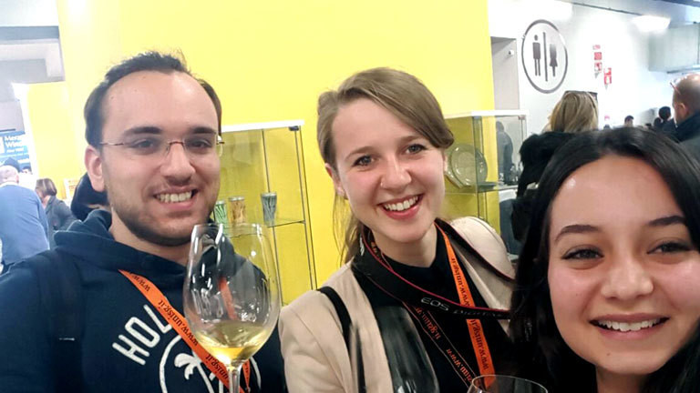 Eine Gostronomie Messe in Mailand, die wir im Rahmen unserer Uni als eine Art Reporter besuchen durften. Zwei Komillitonen, May Siri (Israel) und Valerio Quaranto (Italien) und ich.