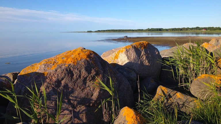 Die estnische Insel Kinhu im Frühling