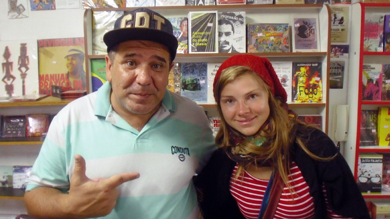 Charlotte Wagner mit dem Aktivisten und Hip Hop-Autor Alessandro Buzo