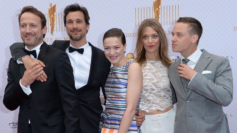 Die Schauspieler Wotan Wilke-Möhring (l-r), Florian David Fitz, Hannah Herzsprung, Heike Makatsch und Tom Schilling kommen zur Verleihung des 64. Deutschen Filmpreises "Lola" am 09.05.2014 in Berlin.