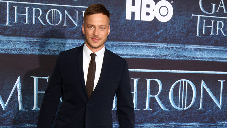 Tom Wlaschiha auf dem Roten Teppich bei der Premiere von Game of Thrones.