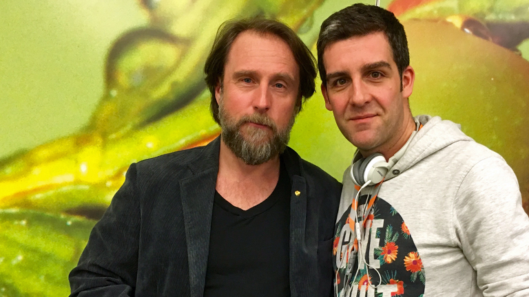 Schauspieler Bjarne Ingmar Mädel tifft sich mit DRadio-Wissen-Moderator Tom Westerholt.