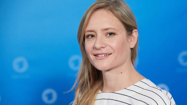 Die Schauspielerin Julia Jentsch stellt am 31.08.2017 in Hamburg bei einem Pressetermin die neue Mini-Serie "Das Verschwinden" vor. Das Erste zeigt das Krimi-Dama ab 22.10.2017. Foto: Georg Wendt/dpa