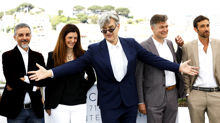 Regisseur Wim Wenders und die Filmcrew von "Pope Francis - a man of his word"