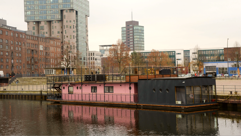 Das Hausboot von Olli Schulz und Fynn Kliemann.