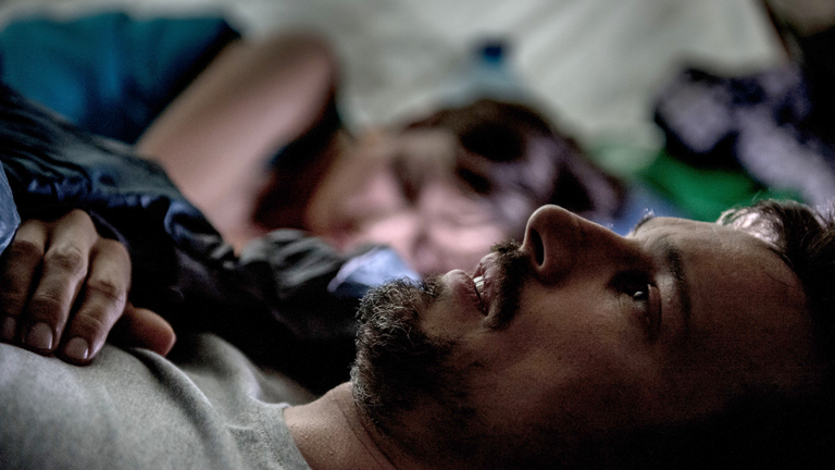 Hannes (Florian David Fitz) und seine Frau Kiki (Julia Koschitz) in einer Szene des Kinofilms "Hin und weg"