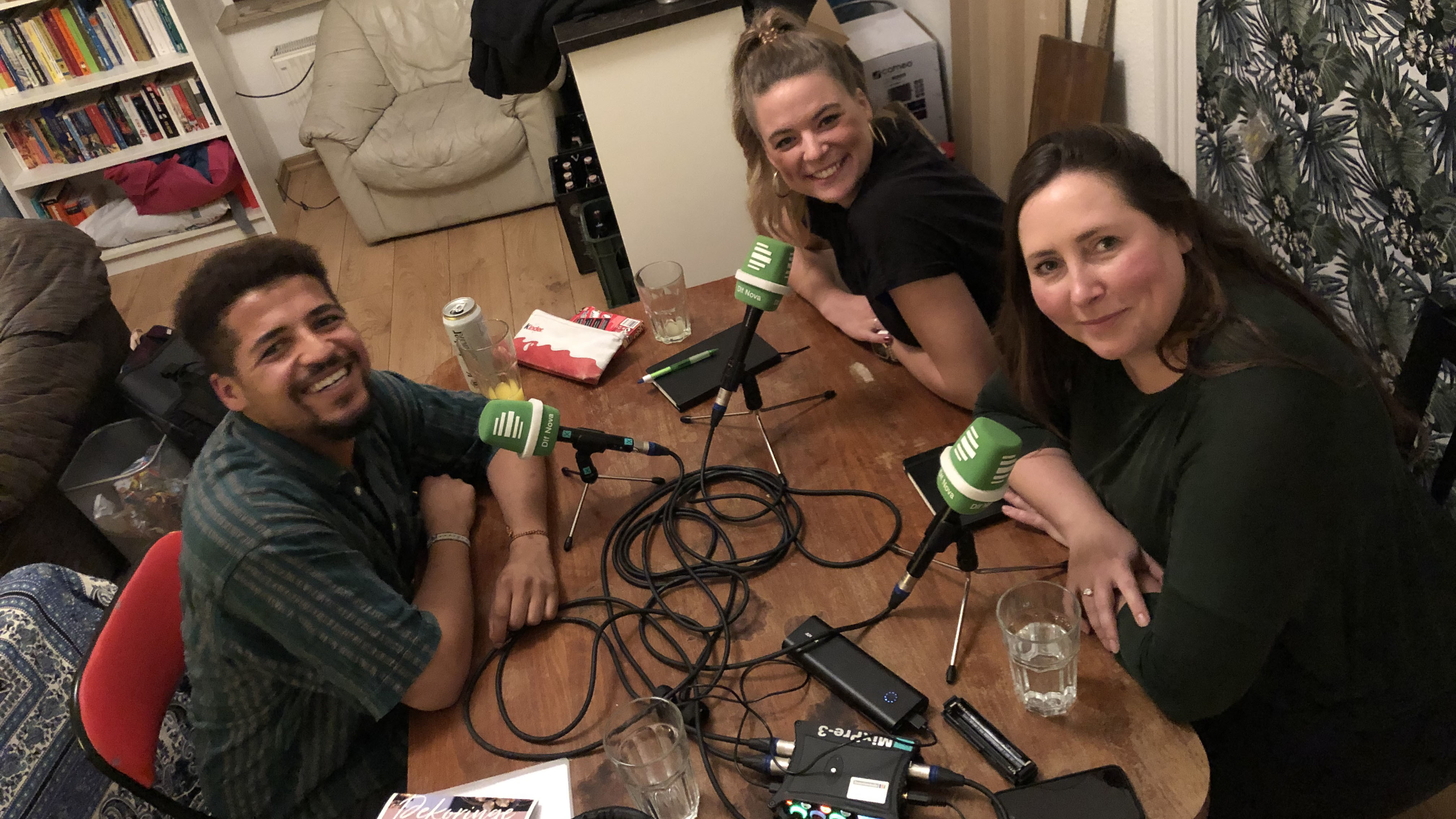 Dennis Chiponda im DLF-Nova-Gespräch mit Rahel Klein und Tina Howard