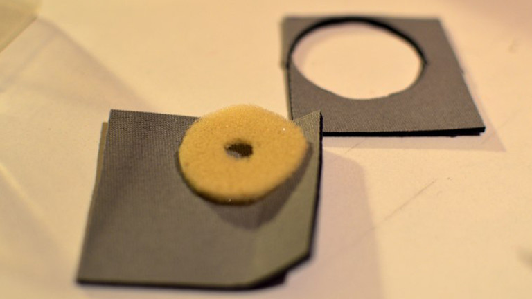 Der Textil-Neopren-Schaumstoffschalter