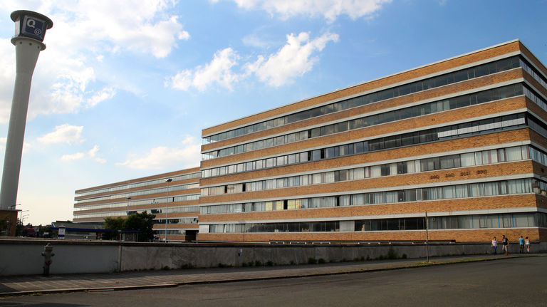 Hier wird Musik gebastelt: Das alte Quelle-Gebäude in Nürnberg.