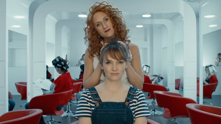 "Zwei im Falschen Film" von Laura Lackmann mit Laura Tonke und Marc Hosemann