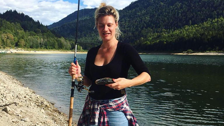 Heike Kottmann hat eine Fisch gefangen.