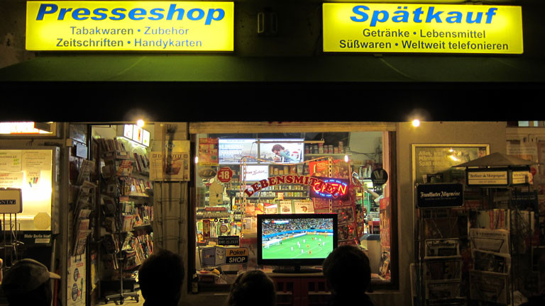 An diesem Kiosk hat Moritz den Fernseher gleich drei Mal ausgeschaltet.