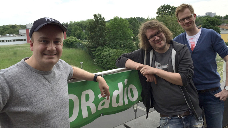 Daniel Fiene (l.), Herr Pähler (r.) und ihr Gast Christian Bornschein (m.)