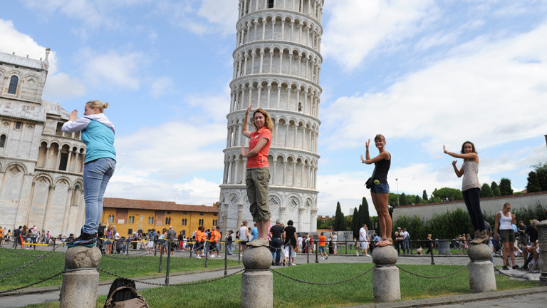 Touristinnen in Pisa