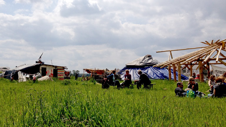 Das Camp im Hambacher Forst, dass dessen Rodung verhindern will.