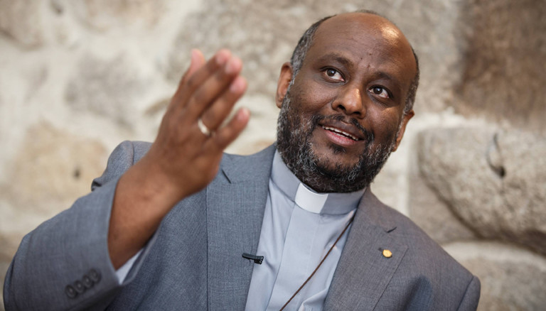 Portrait von Father Mussie Zerai, katholischer Priester mit erithreeischen Wurzeln